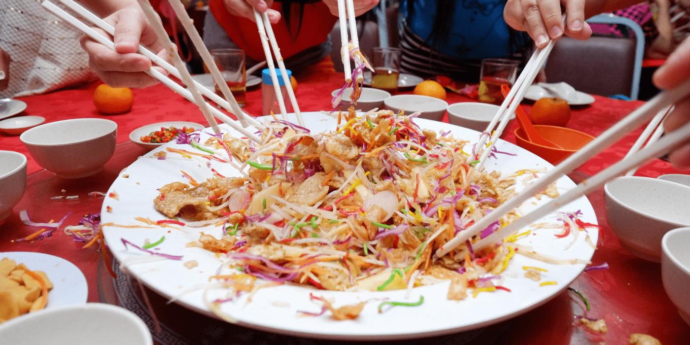 Yee Sang (Prosperity Toss), kinesko novogodišnje jelo